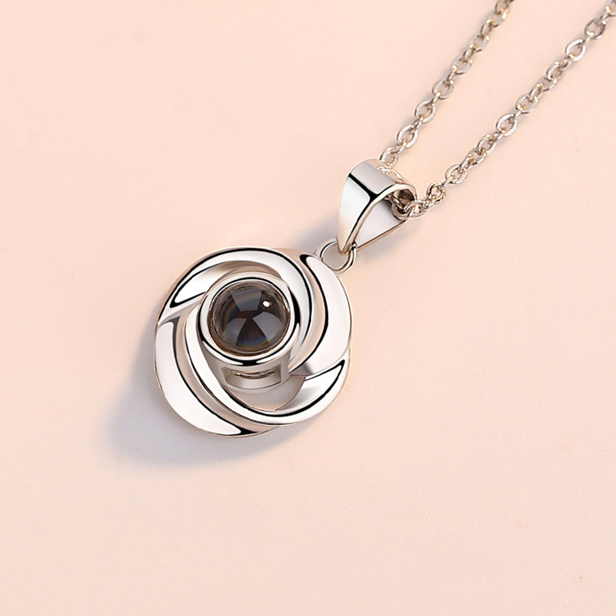 Amore Circle Necklace